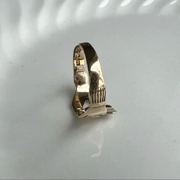 Vintage genuine 9 kt gold Claggaugh Irish Wedding Ring Size 5 - Picture 4 of 9
